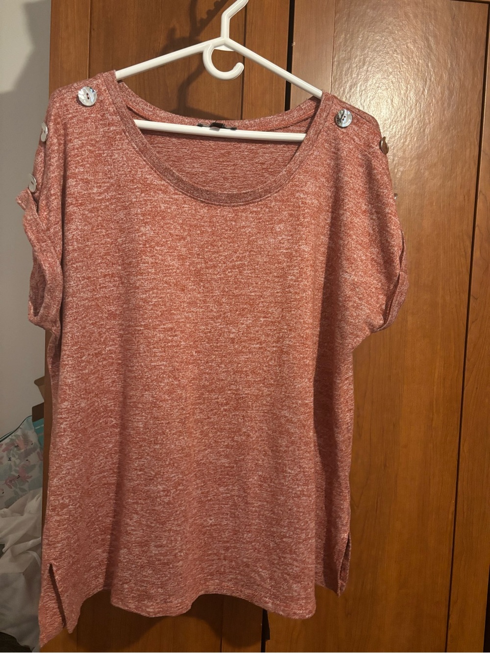 Relaxed Roll-Tab Sleeve Top in Heathered Rose
